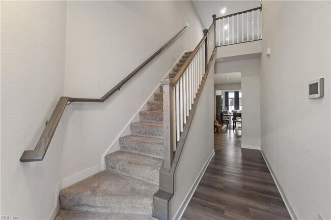 Building Photo - 1610 Catbird Ln