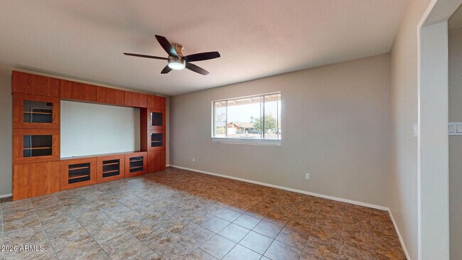 Building Photo - 1330 W 13th St