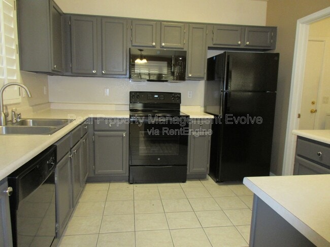 Building Photo - 1560 W Cindy St