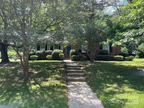 Building Photo - 6734 Knollgate Dr