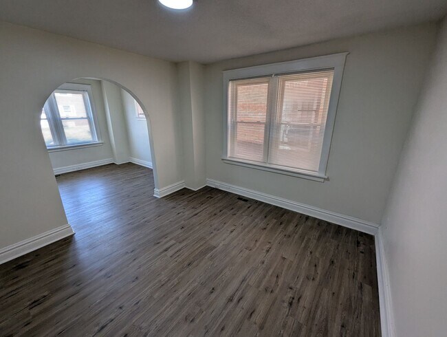 Building Photo - 5120 Lexington Ave