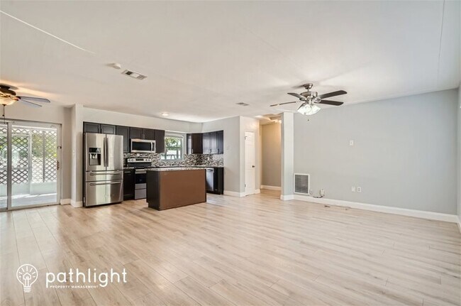 Foto del edificio - 5235 Robin Lane North, St Petersburg, FL, ...