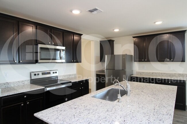 Building Photo - 1555 E Strople Dr