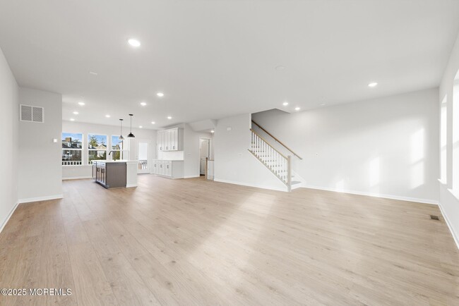 Building Photo - 20 Barton Ave