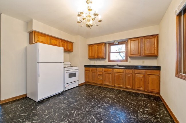 5437 N Green Bay Ave Milwaukee Wi 53209 House For Rent In