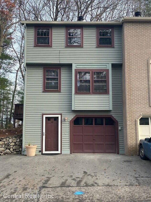 2 br, 1.5 bath House 59 Cannongate III House Rental in Nashua, NH