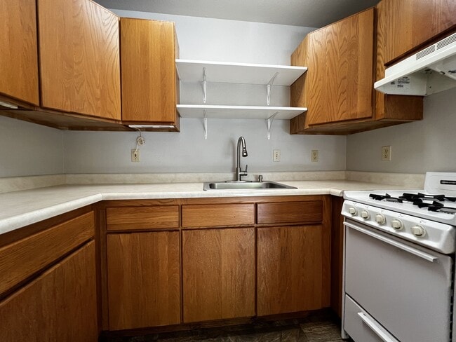 Building Photo - 2913 Highland Ct