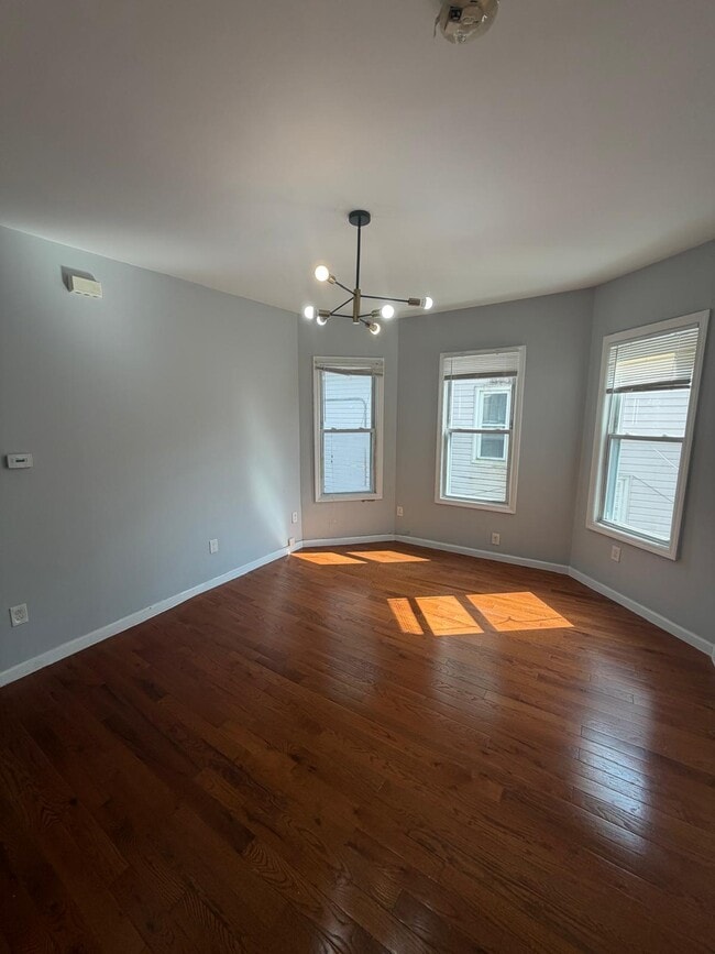 Building Photo - 886 S 17th St