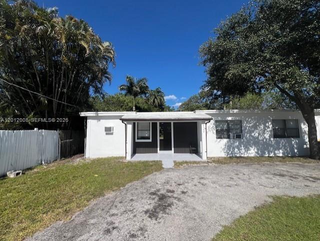 Foto del edificio - 4548 SW 33rd Ave