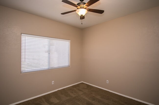 Building Photo - Fabulous home in the Ahwatukee Foothills, ...