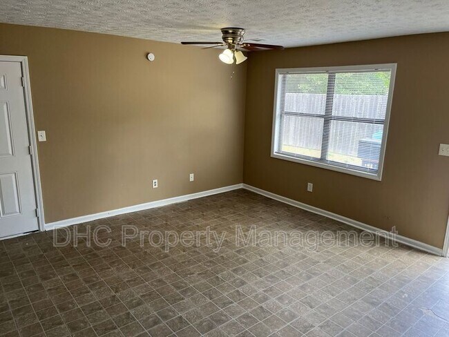Foto del edificio - 9142 Bent Pine Ct NE