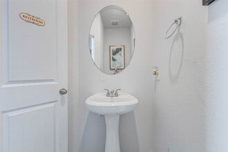 Building Photo - 15231 White Moss Dr