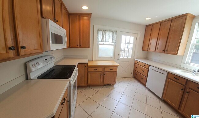 Building Photo - 410 Woodland Dr