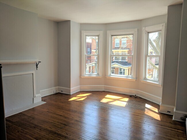 Building Photo - 809 S. St. Bernard