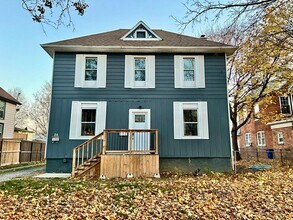 Building Photo - 26 Murray St