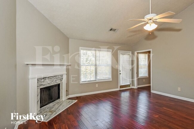 Foto del edificio - 830 James Ridge Dr