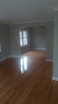 Building Photo - 9308 S Justine St