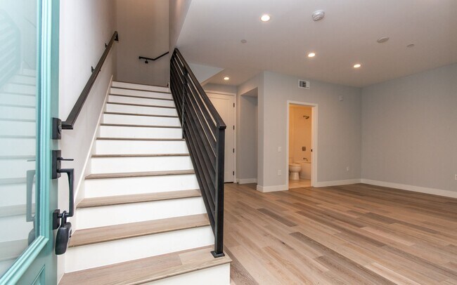 Foto del edificio - Want to live in the Carlsbad Village!