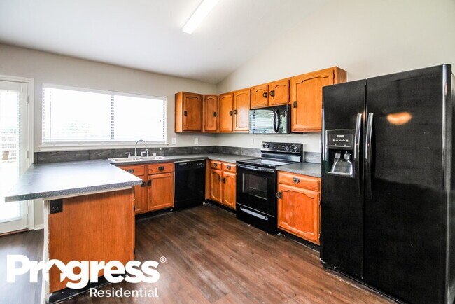 Building Photo - 1385 Southridge Dr