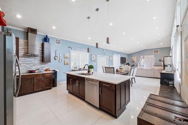 Foto del edificio - 4527 Redcoat Dr
