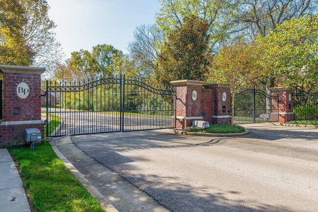 Building Photo - 902 Catlow Ct