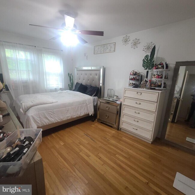 Foto del edificio - 7327 Georgia Ave NW