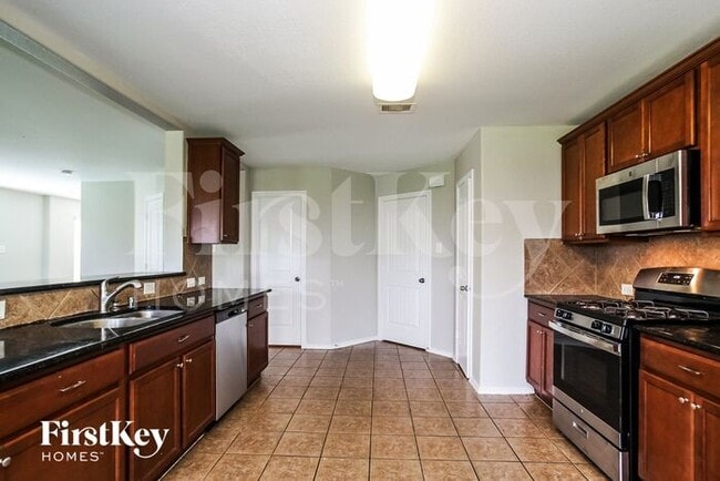 Foto del edificio - 4315 Amaryllis Ave