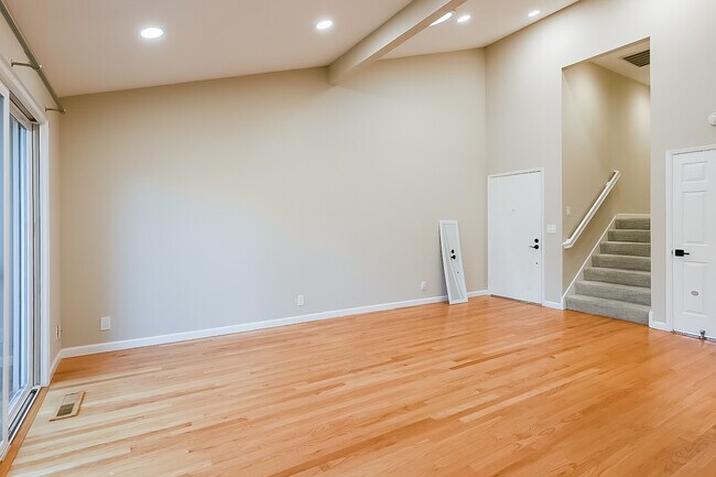 Building Photo - 10857 Northridge Sq
