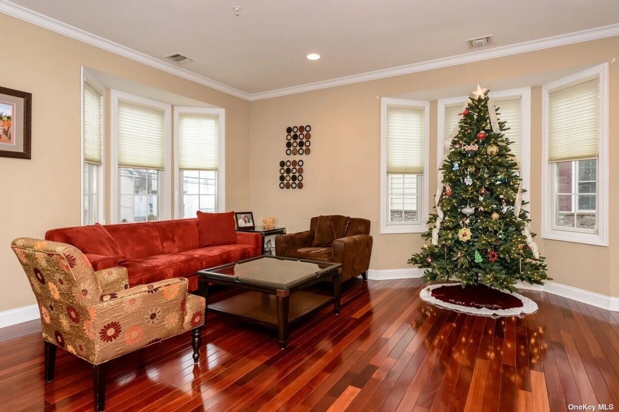 Foto principal - 330 Maple Ave