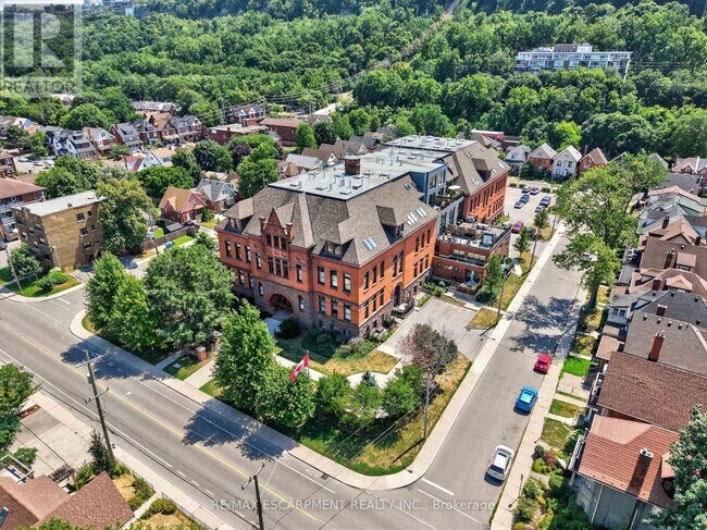 Photo du bâtiment - 200 Stinson St