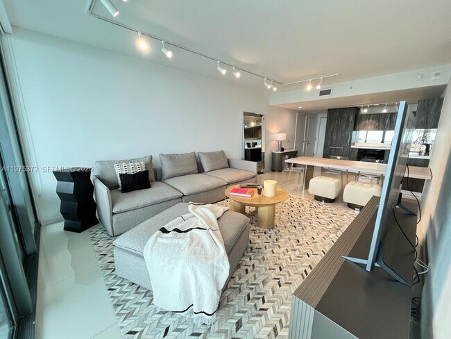 Foto del edificio - 3131 NE 7th Ave