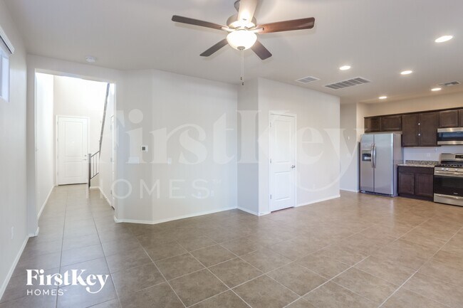 Foto del edificio - 2852 N Fair Oaks Ave