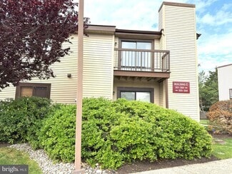 Building Photo - 303 Lucas Ln