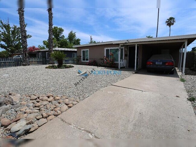 Foto del edificio - Stunning 2 beds 1 bath in Sacramento