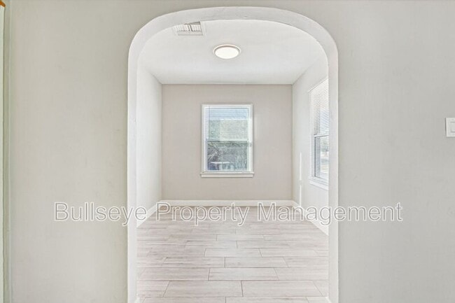 Foto del edificio - 1105 N Patricio St