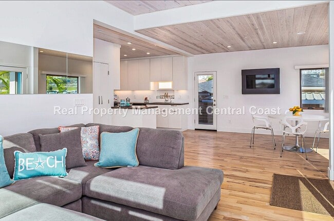Building Photo - AVAILABLE NOW - Fully Furnished Home in Pi...