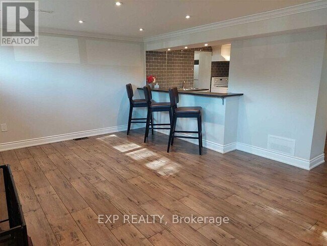 Photo du bâtiment - 2587 Burslem Rd