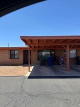 Building Photo - 3316 E Navajo Pl