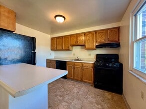 Building Photo - 417 Millers Ln
