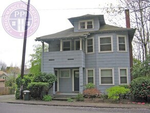 Building Photo - 2430-2432-2432 SE Morrison St
