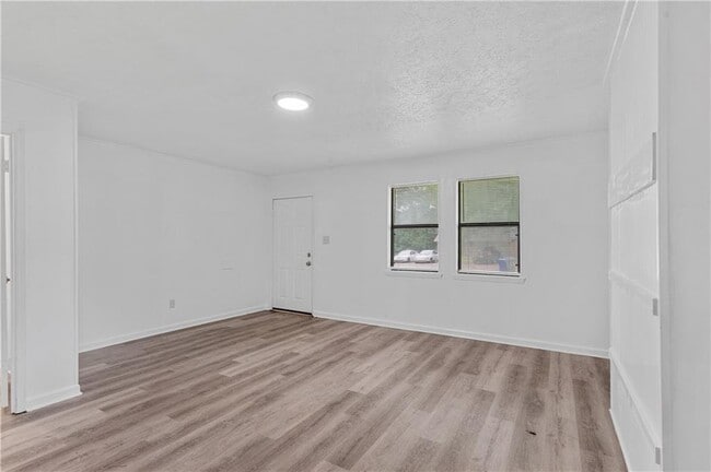 Building Photo - 200 Tanglewood Dr