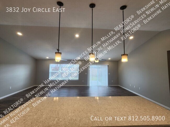 Foto del edificio - NEW CONSTRUCTION East Side Terre Haute - 5...
