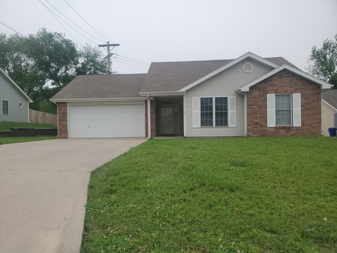 Primary Photo - 1124 Marshall Cir