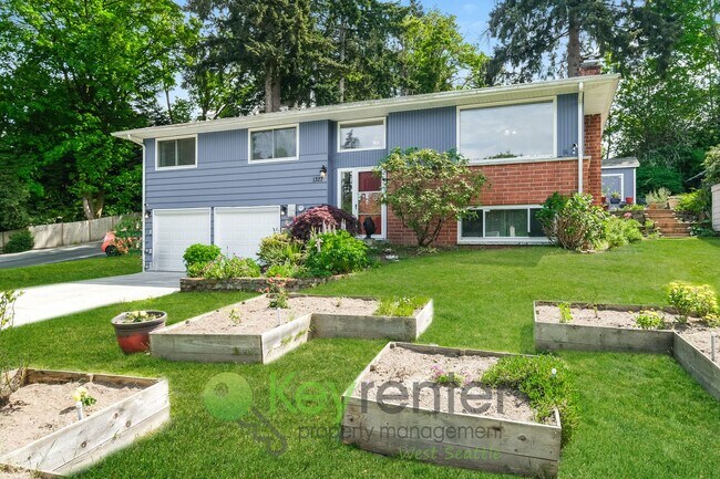 Foto del edificio - Des Moines 3 Bed Gem with Hot Tub and Spacious Layout