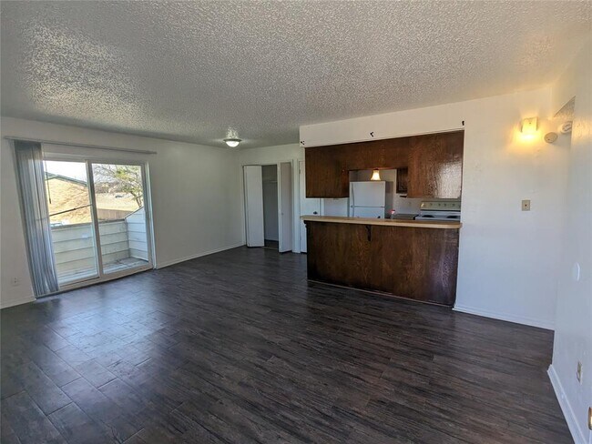 Building Photo - 1406 Glen Oaks Ct