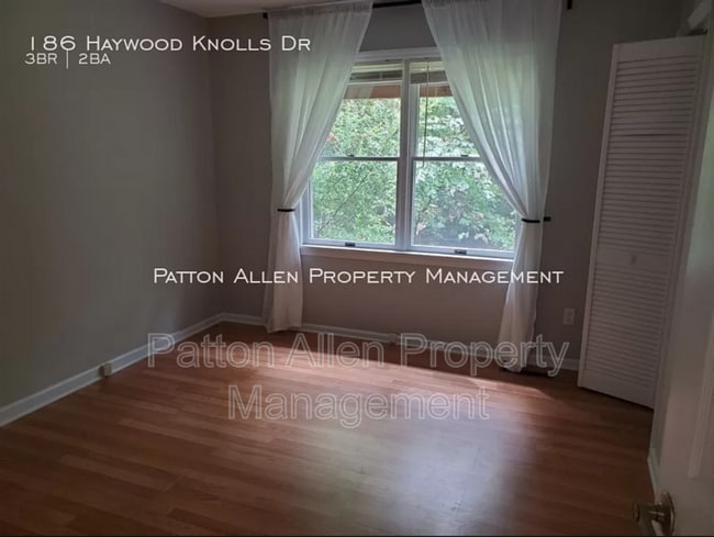 Building Photo - 186 Haywood Knolls Dr