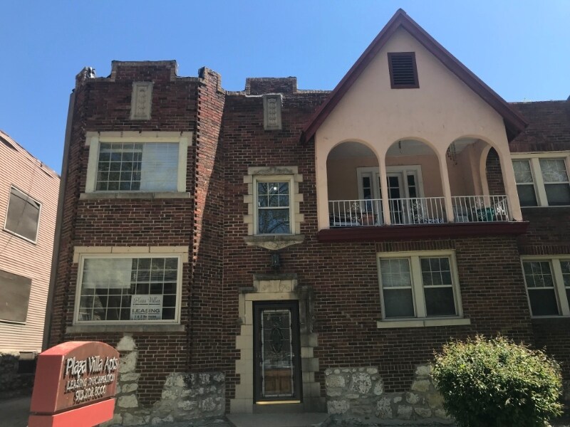 4329 Roanoke Pkwy Unit 1South, Kansas City, MO 64111 Room for Rent in