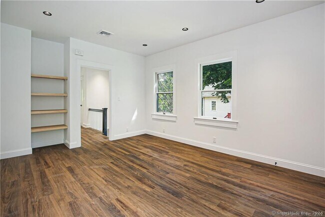 Building Photo - 51 Osborn Ave