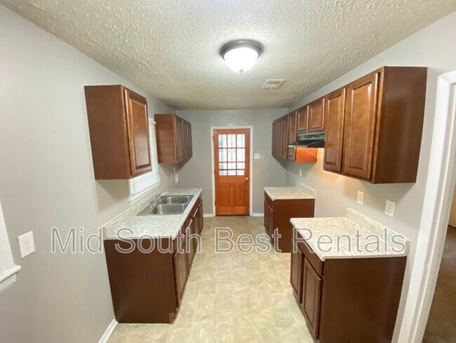 Building Photo - 3557 Kathy Rd (Parkway Village)