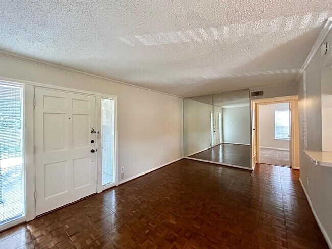 Foto del edificio - 3902 Mandell St